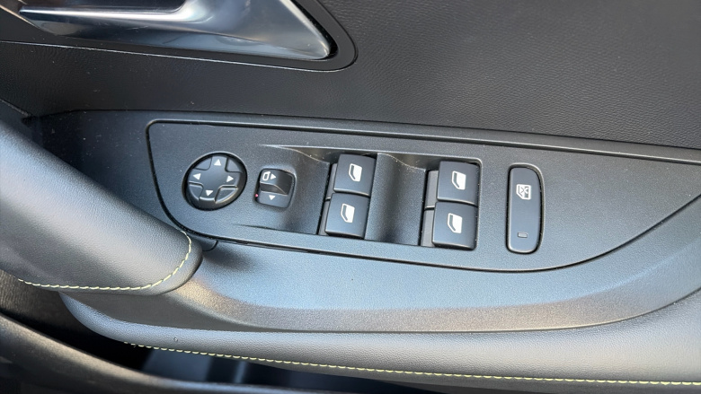 Peugeot 2008 100kW GT Premium 50kWh 5dr Auto Electric Estate